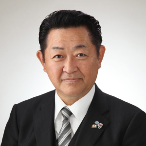 3-217L山﨑巌（写真）-1-723x1024